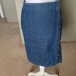 Liz Claiborne wrap denim skirt size 14, knee length